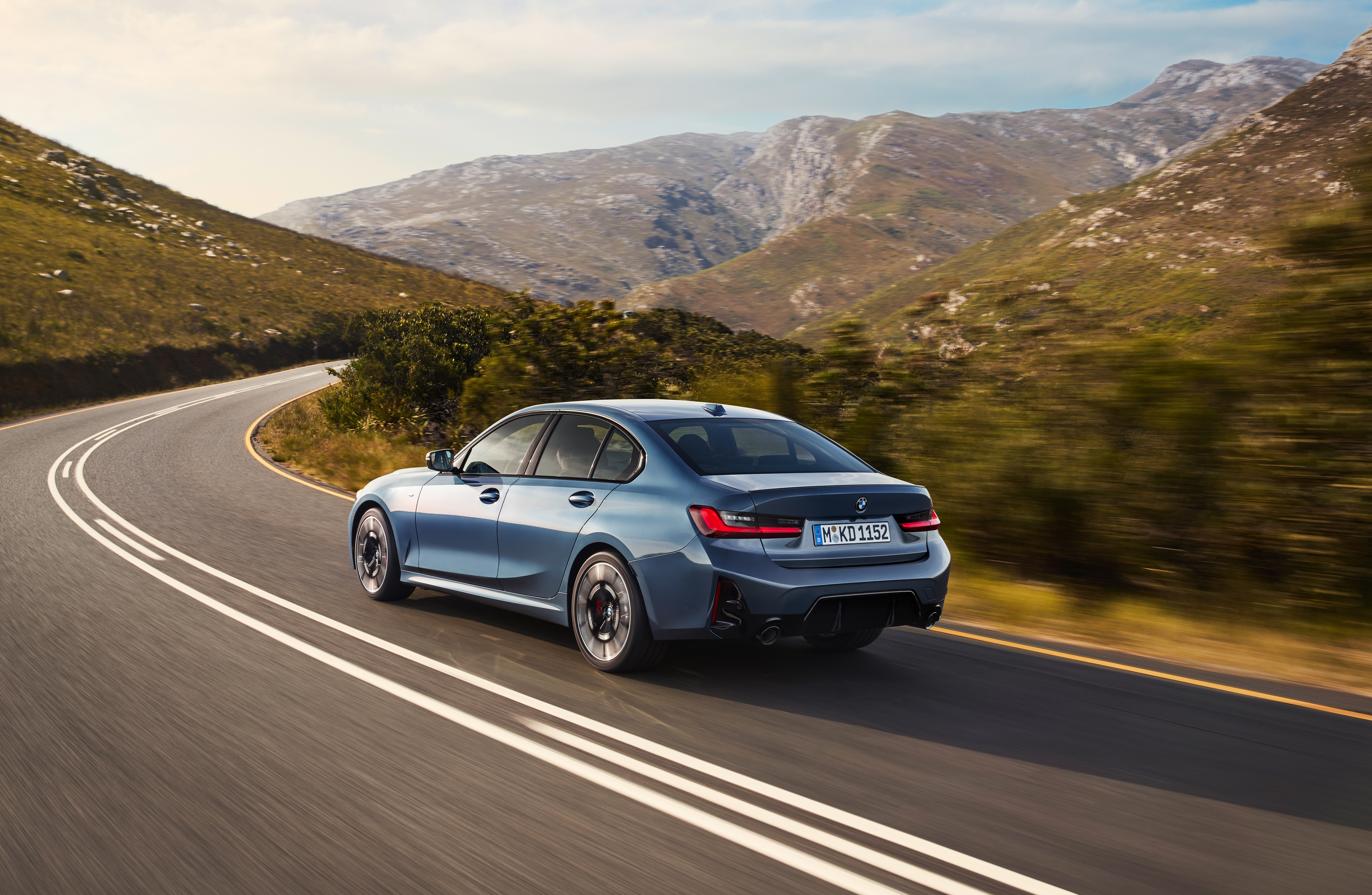 P90549622_highRes_the-new-bmw-330i-sed